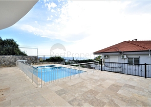 اطلالة بحر وقلعة  فيلا مع مسبح خاص في الانيا 