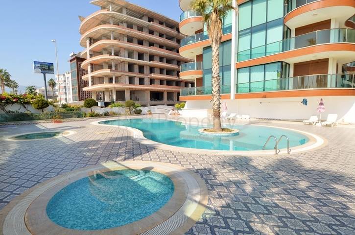 اطلالة بحر مباشرة - شقة ثلاث غرف وصالة فاخرة في اوبا / الانيا 