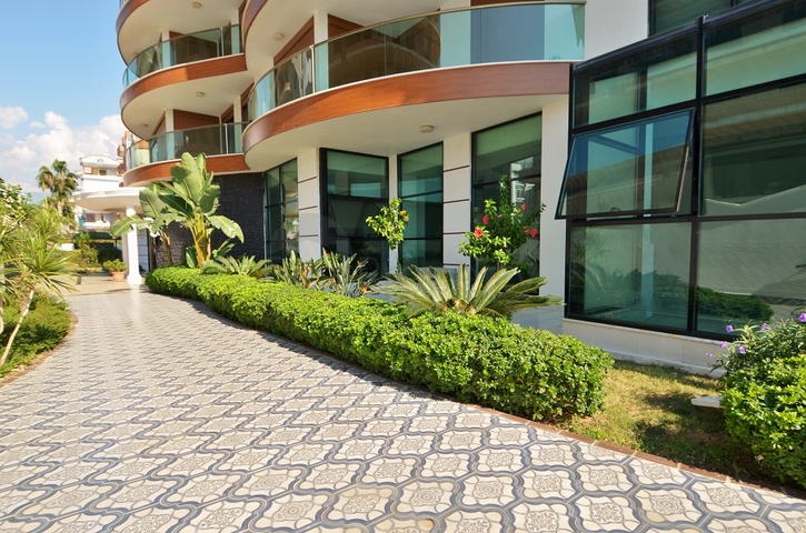 اطلالة بحر مباشرة - شقة ثلاث غرف وصالة فاخرة في اوبا / الانيا 