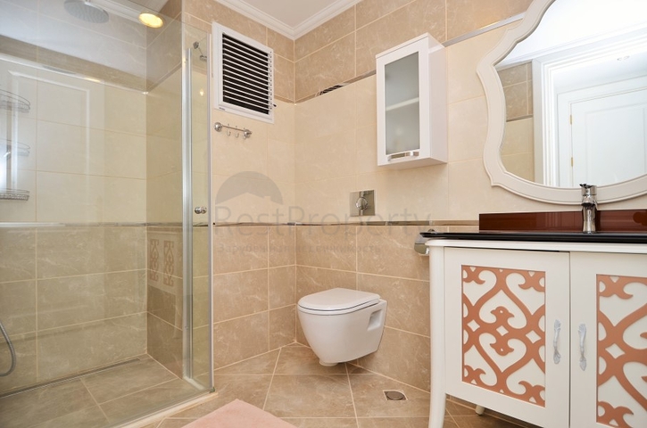 اطلالة بحر مباشرة - شقة ثلاث غرف وصالة فاخرة في اوبا / الانيا 