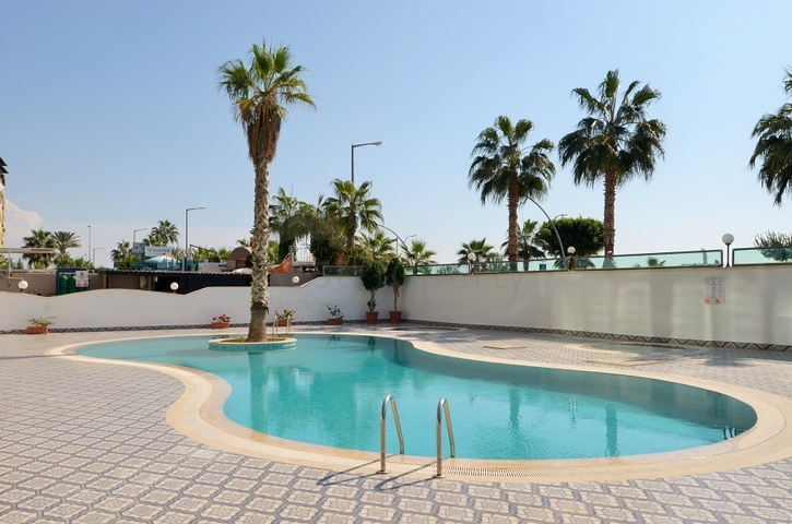 اطلالة بحر مباشرة - شقة ثلاث غرف وصالة فاخرة في اوبا / الانيا 