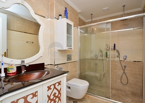 اطلالة بحر مباشرة - شقة ثلاث غرف وصالة فاخرة في اوبا / الانيا 