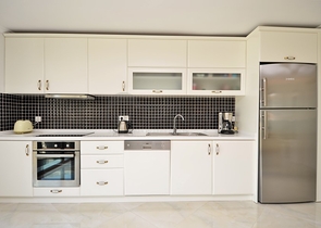 اطلالة بحر مباشرة - شقة ثلاث غرف وصالة فاخرة في اوبا / الانيا 