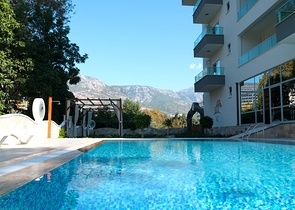 مجمع سكني حديث قريب من البحر في مهموتلار / الانيا 