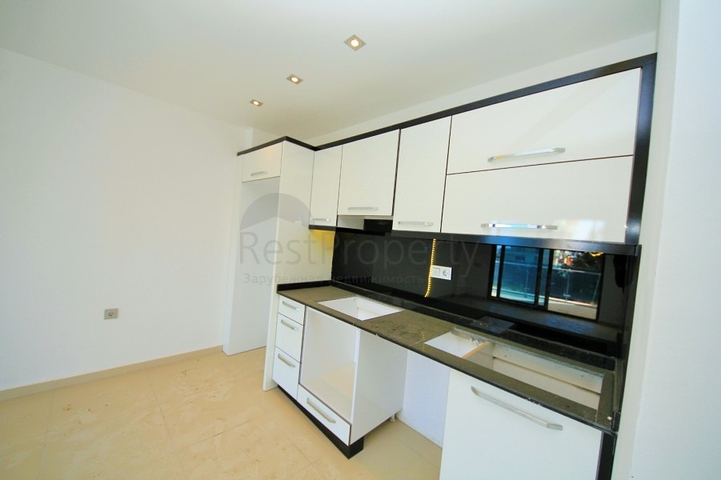 شقة بغرفة نوم وصالة في كاستل / الانيا 