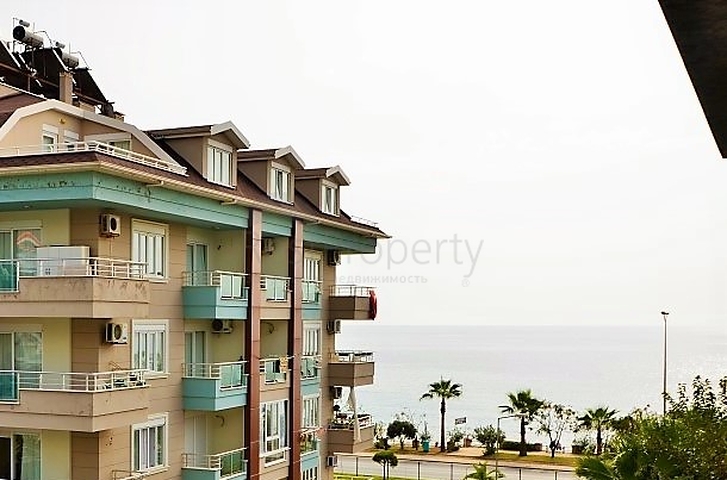 شقة على البحر مباشرة ً في الانيا / كاستل 