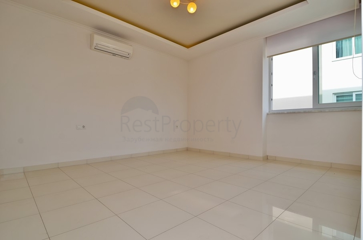 شقة على البحر مباشرة ً في الانيا / كاستل 