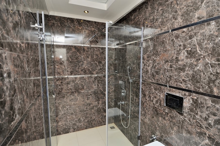 شقة على البحر مباشرة ً في الانيا / كاستل 