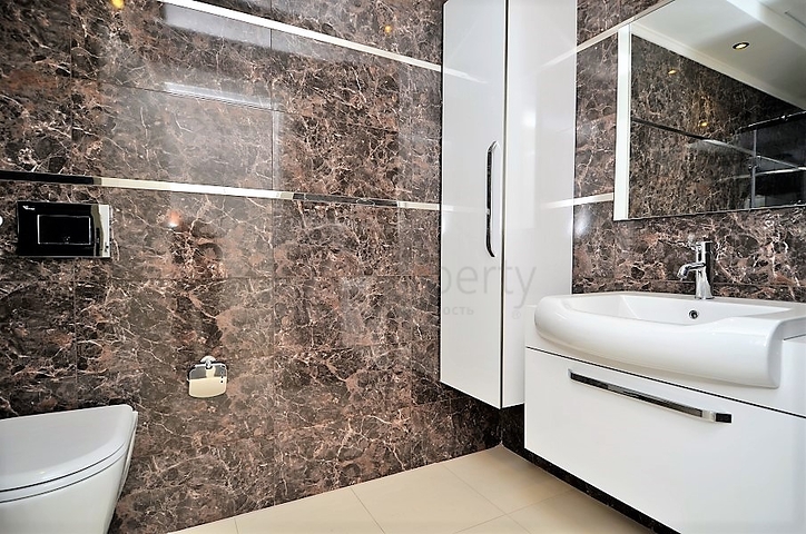 شقة على البحر مباشرة ً في الانيا / كاستل 