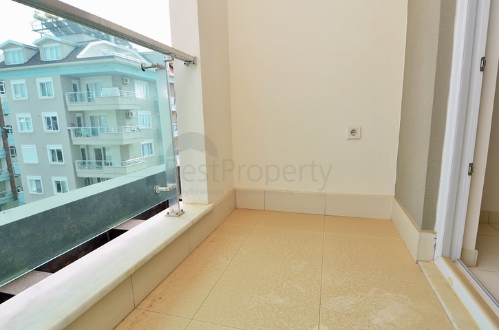 شقة على البحر مباشرة ً في الانيا / كاستل 