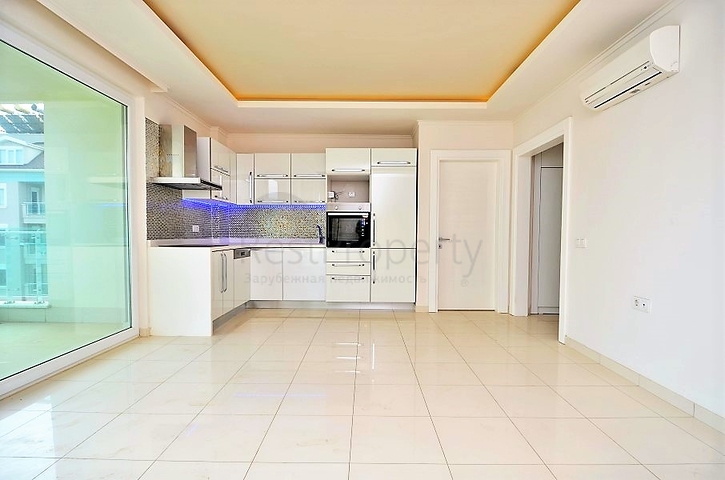 شقة على البحر مباشرة ً في الانيا / كاستل 