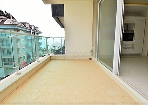 شقة على البحر مباشرة ً في الانيا / كاستل 