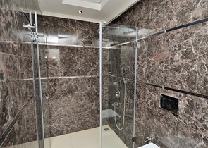 شقة على البحر مباشرة ً في الانيا / كاستل 