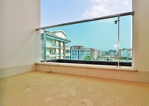 شقة على البحر مباشرة ً في الانيا / كاستل 