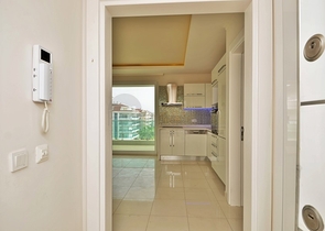 شقة على البحر مباشرة ً في الانيا / كاستل 