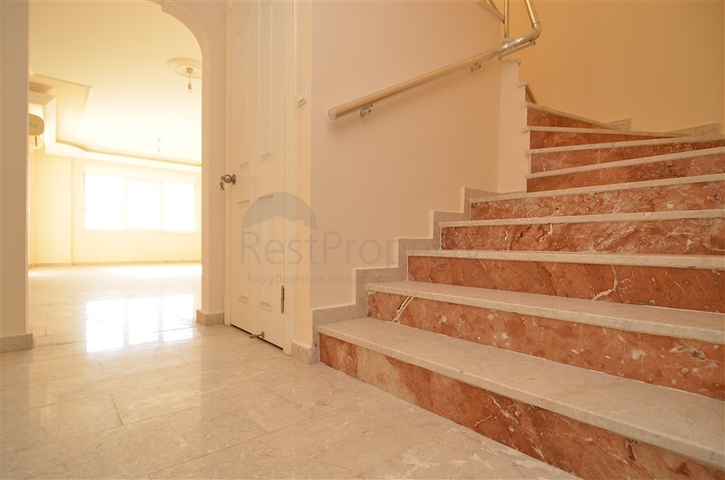 اطلالة بحر - دوبلكس عائلية واسعة للبيع في مهموتلار / الانيا 