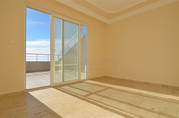 اطلالة بحر - دوبلكس عائلية واسعة للبيع في مهموتلار / الانيا 