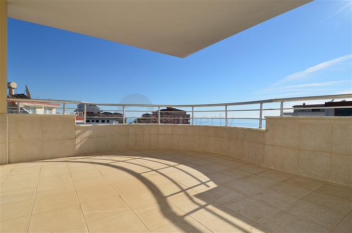 اطلالة بحر - دوبلكس عائلية واسعة للبيع في مهموتلار / الانيا 