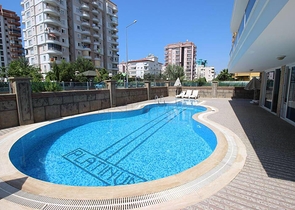 غرفتين وصالة مفروشة ضمن مجمع سكني في مهموتلار - الانيا 