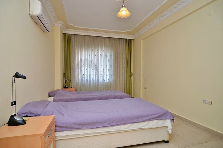 شقة غرفتين وصالة مفروشة - في مركز الانيا 