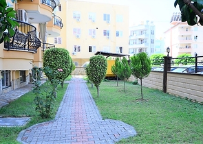 شقة غرفتين وصالة مفروشة - في مركز الانيا 