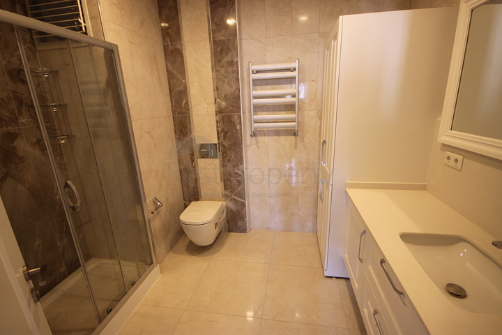 شقة فاخرة ضمن منطقة كاديكوي بالقسم الاسيوي من اسطنبول 