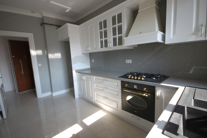 شقة فاخرة ضمن منطقة كاديكوي بالقسم الاسيوي من اسطنبول 