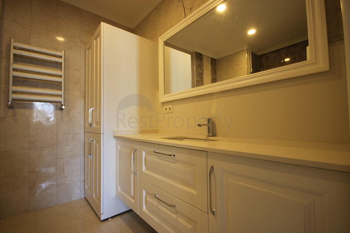 شقة فاخرة ضمن منطقة كاديكوي بالقسم الاسيوي من اسطنبول 