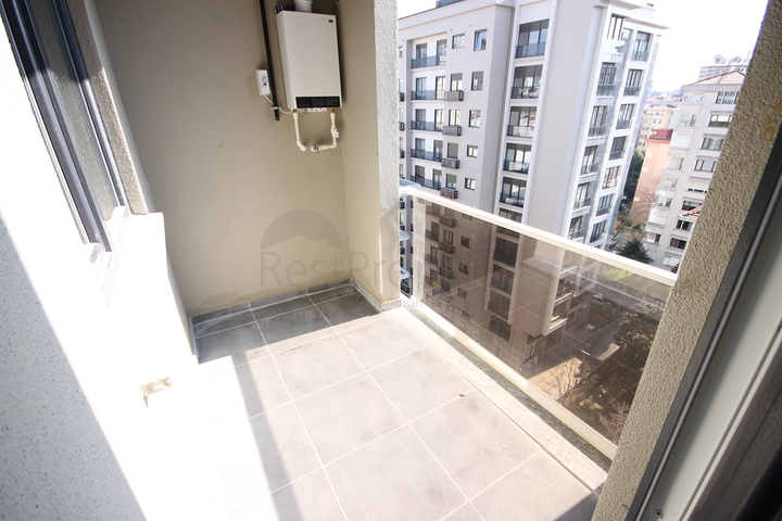 شقة فاخرة ضمن منطقة كاديكوي بالقسم الاسيوي من اسطنبول 