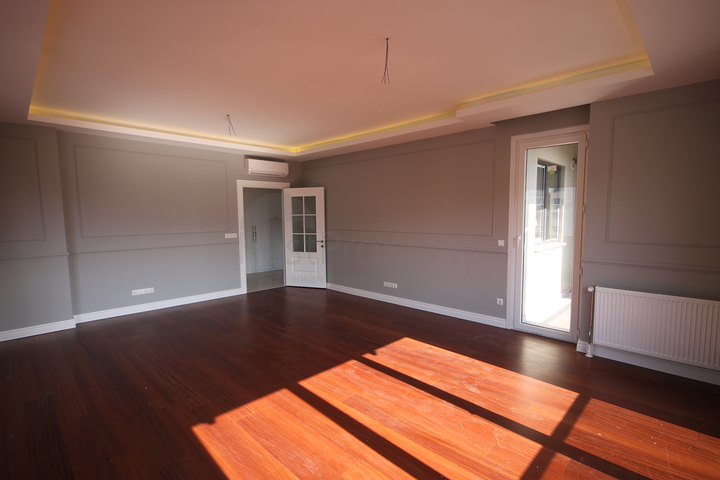 شقة فاخرة ضمن منطقة كاديكوي بالقسم الاسيوي من اسطنبول 