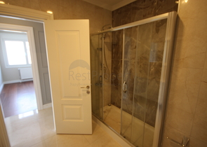 شقة فاخرة ضمن منطقة كاديكوي بالقسم الاسيوي من اسطنبول 