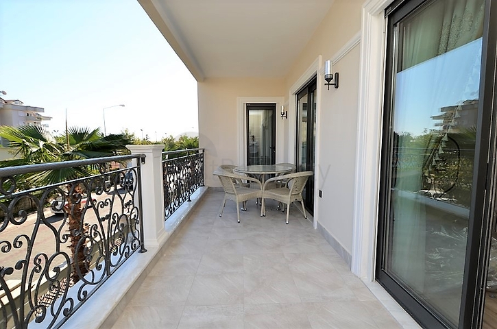 شقق فاخرة للإيجار ، مع تخطيط 2 + 1 في وسط ألانيا