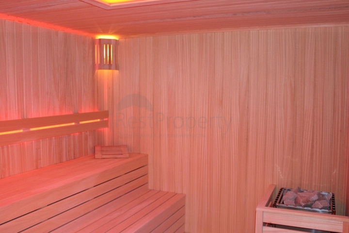 تصميم عصري حديث - شقة غرفتين وصالة ضمن مجمع فاخر في اوبا / الانيا 