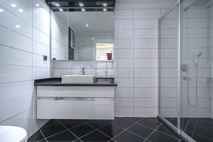 تصميم عصري حديث - شقة غرفتين وصالة ضمن مجمع فاخر في اوبا / الانيا 