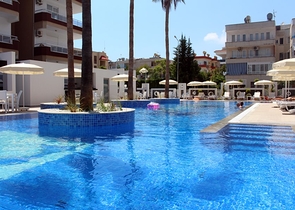 تصميم عصري حديث - شقة غرفتين وصالة ضمن مجمع فاخر في اوبا / الانيا 