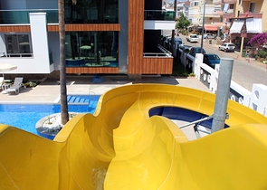 تصميم عصري حديث - شقة غرفتين وصالة ضمن مجمع فاخر في اوبا / الانيا 