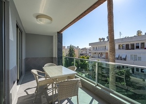 تصميم عصري حديث - شقة غرفتين وصالة ضمن مجمع فاخر في اوبا / الانيا 