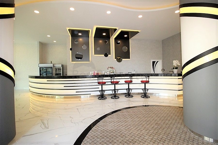 شقة عائلية تصميم ثلاث غرف وصالة - اطلالة بحر - ضمن مجمع مميز في الانيا 