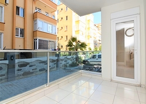 قريبة من الشاطئ - شقة بتصميم غرفة نوم وصالة في مهموتلار - الانيا 