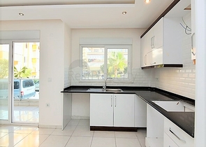 قريبة من الشاطئ - شقة بتصميم غرفة نوم وصالة في مهموتلار - الانيا 