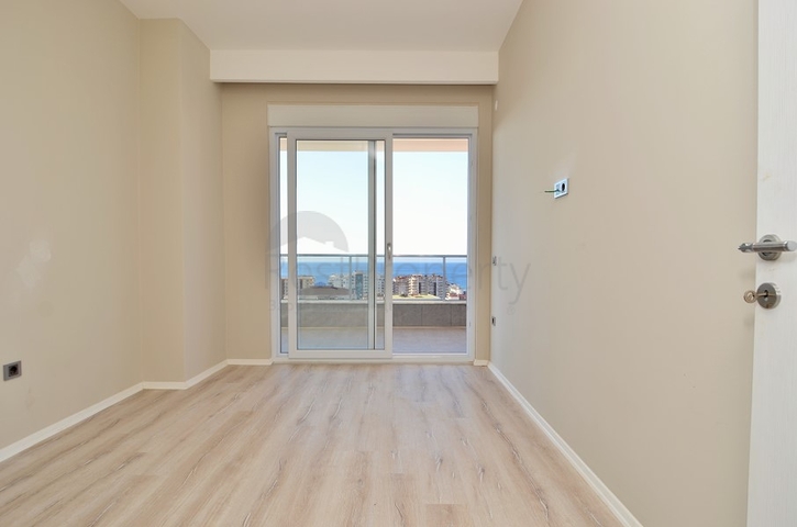 شقق عائلية واسعة - مجمع سكني جديد - في مهموتلار / الانيا 