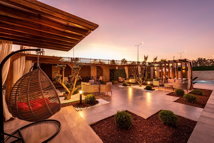 اول خط على البحر - مجمع سكني جديد في كاستل / الانيا 