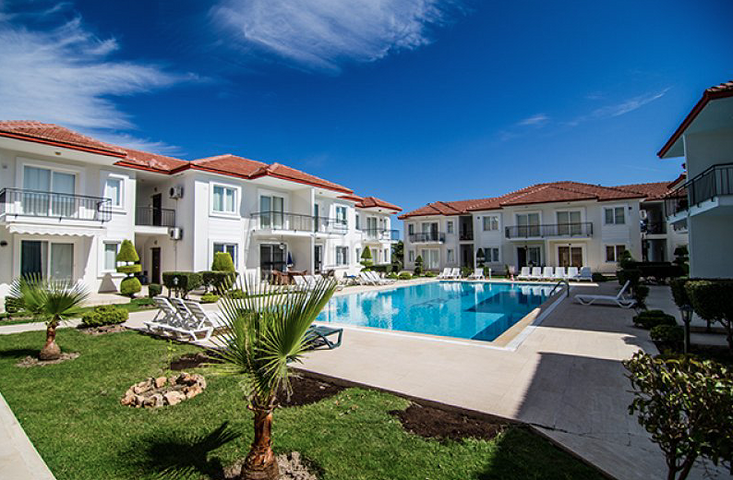 شقة 2 + 1 مع الأثاث في Camyuva Kemer 450 م إلى البحر