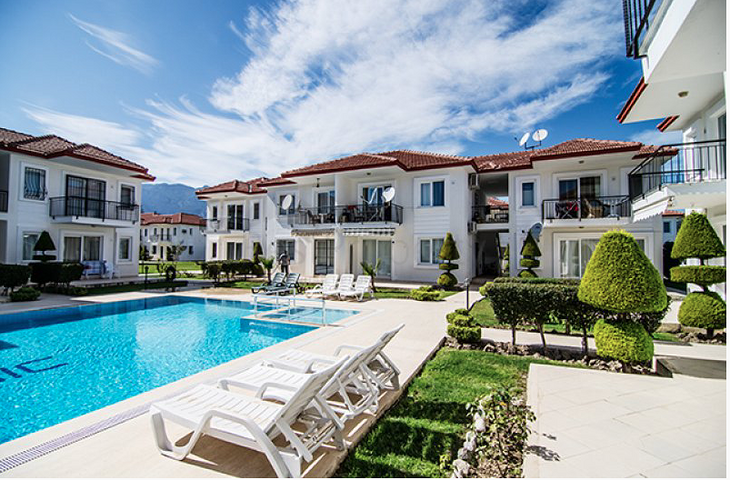 شقة 2 + 1 مع الأثاث في Camyuva Kemer 450 م إلى البحر