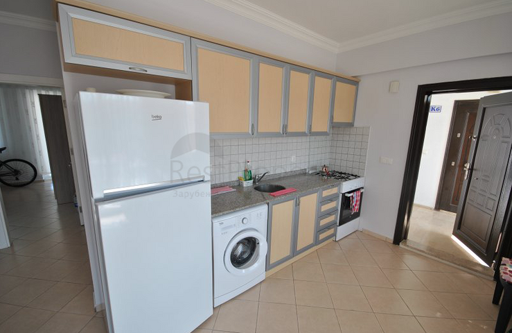 شقة 2 + 1 مع الأثاث في Camyuva Kemer 450 م إلى البحر