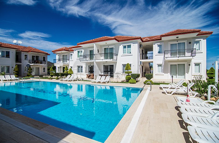 شقة 2 + 1 مع الأثاث في Camyuva Kemer 450 م إلى البحر