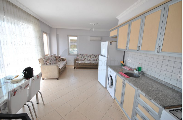 شقة 2 + 1 مع الأثاث في Camyuva Kemer 450 م إلى البحر