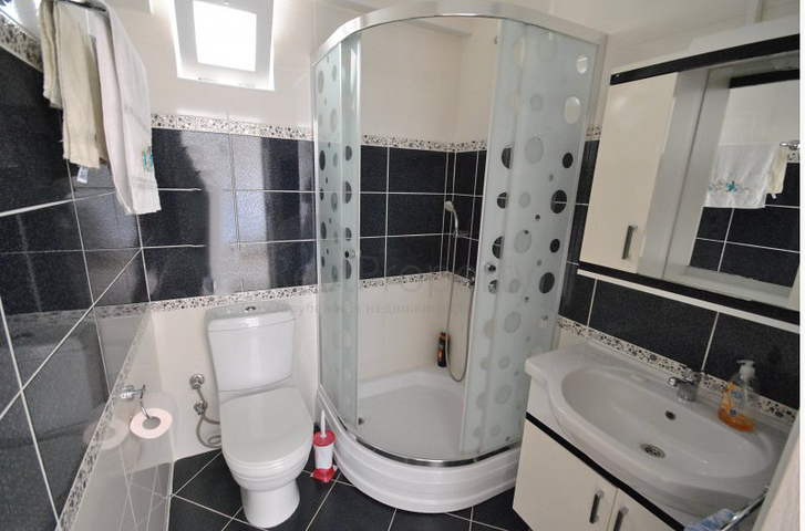 شقة 2 + 1 مع الأثاث في Camyuva Kemer 450 م إلى البحر