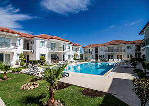 شقة 2 + 1 مع الأثاث في Camyuva Kemer 450 م إلى البحر