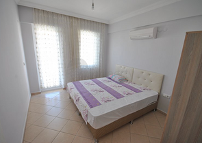 شقة 2 + 1 مع الأثاث في Camyuva Kemer 450 م إلى البحر